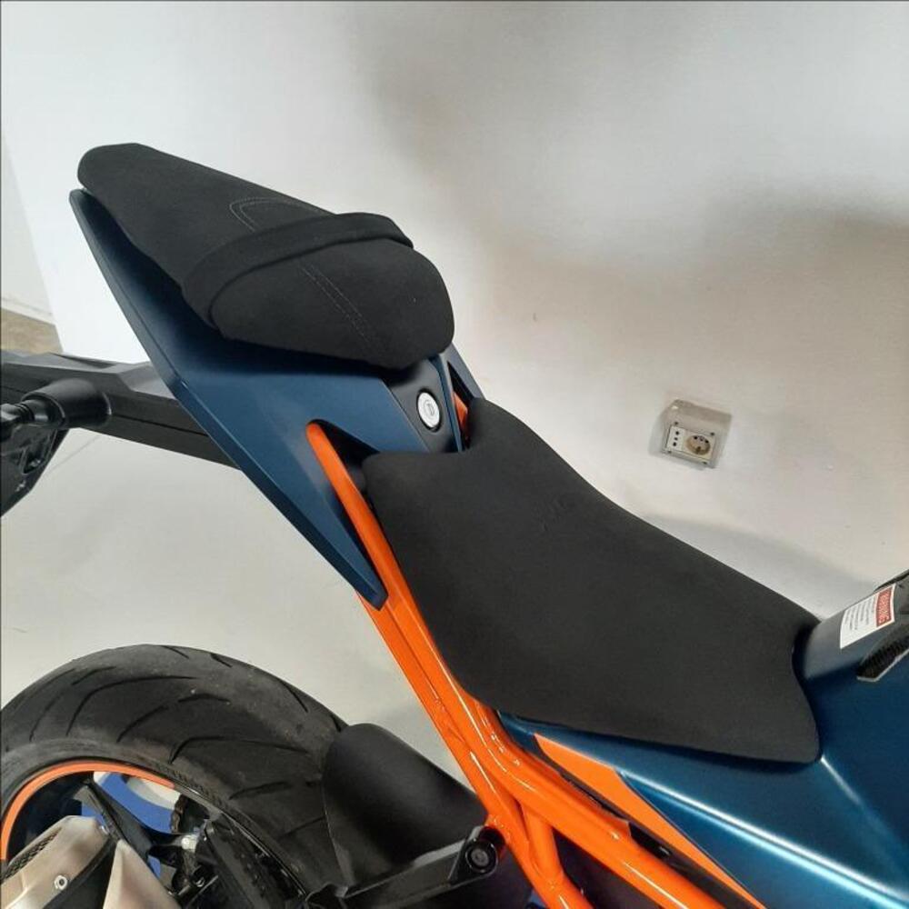 KTM RC 390 (2022 - 26) (8)