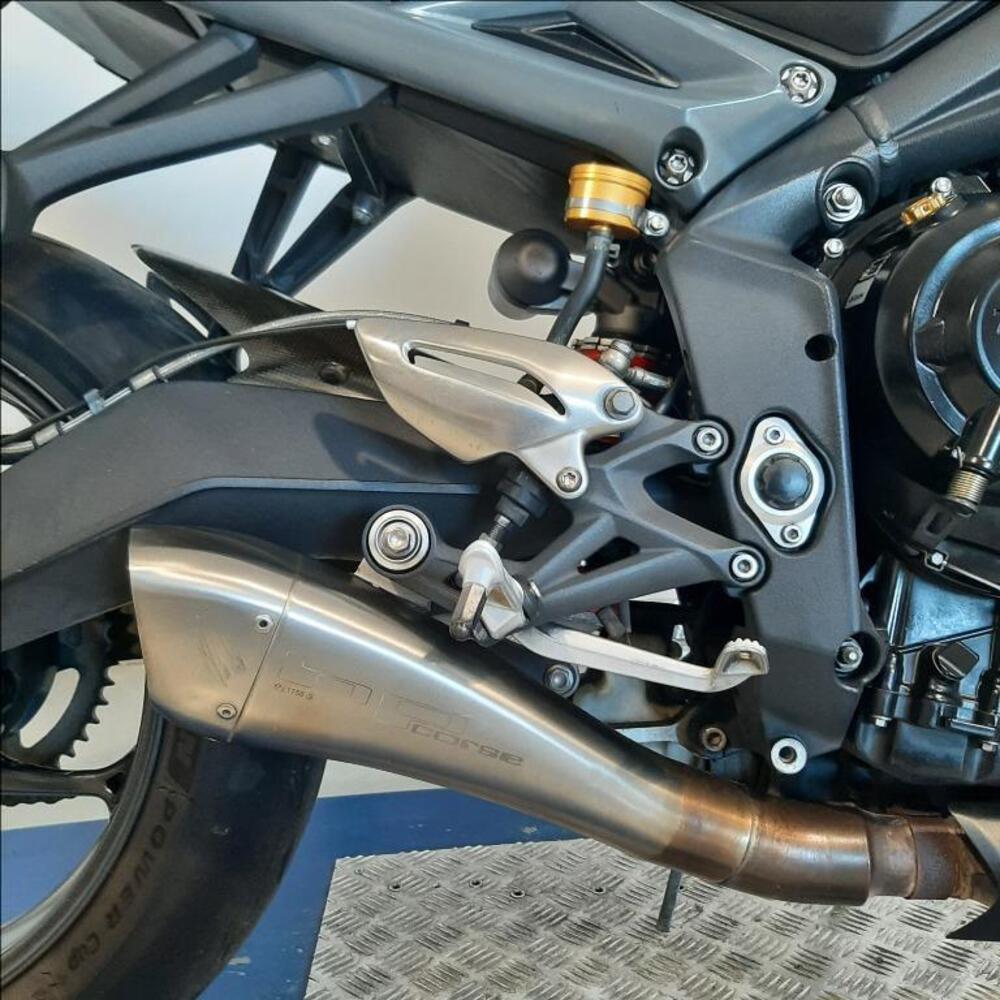 Triumph Street Triple (2007 - 12) (9)