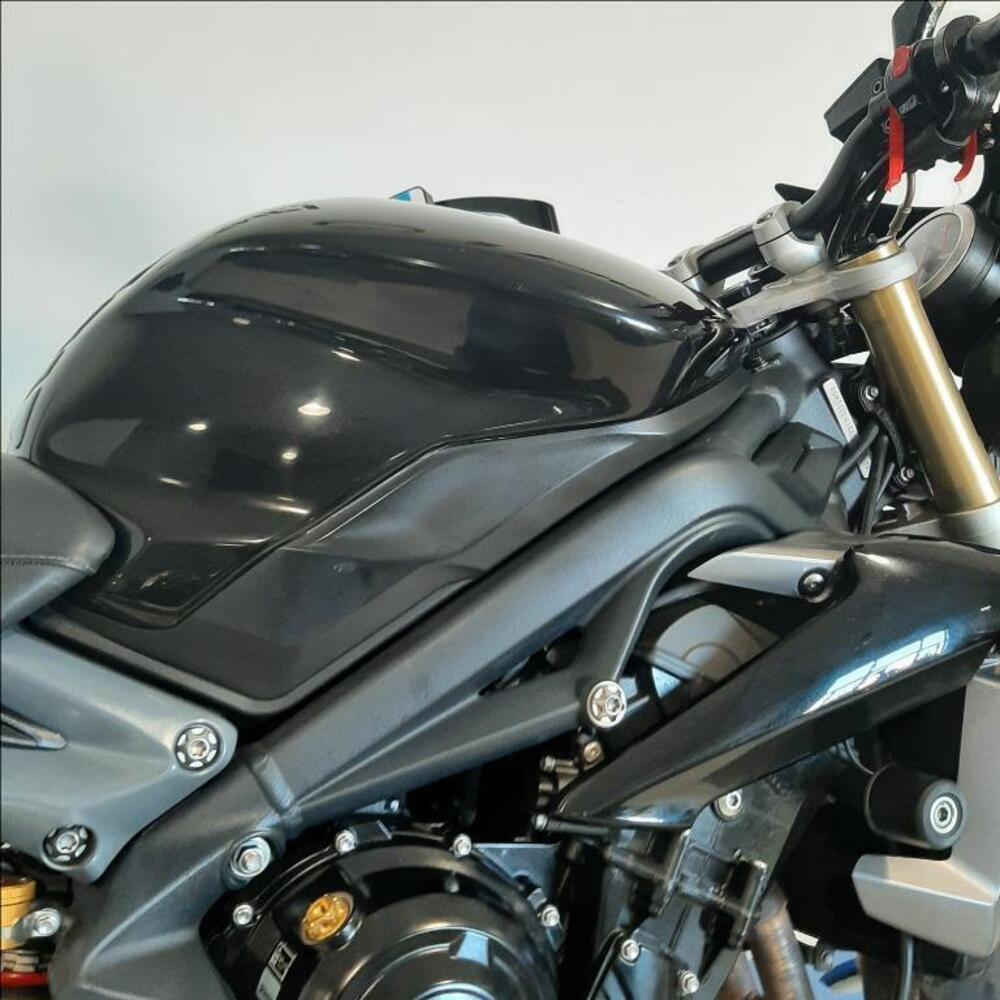 Triumph Street Triple (2007 - 12) (12)