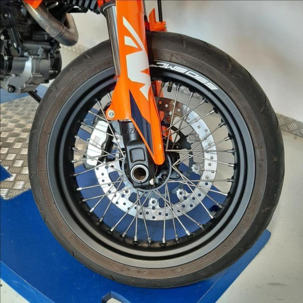 KTM 690 SMC R (2023 - 25) (3)