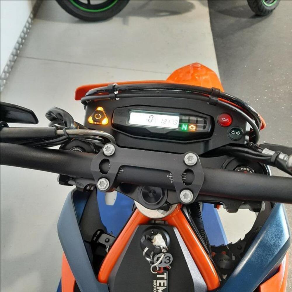 KTM 690 SMC R (2023 - 25) (11)