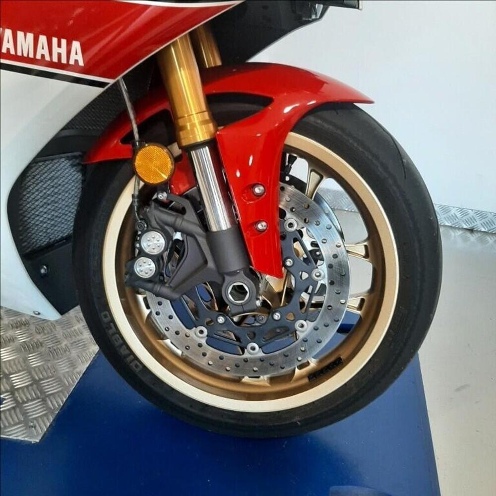 Yamaha YZF R1 World GP 60th Anniversary (2022 - 23) (3)