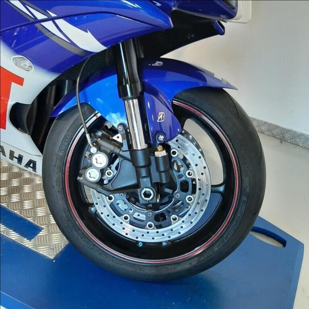 Yamaha YZF R6 (2008 - 09) (16)
