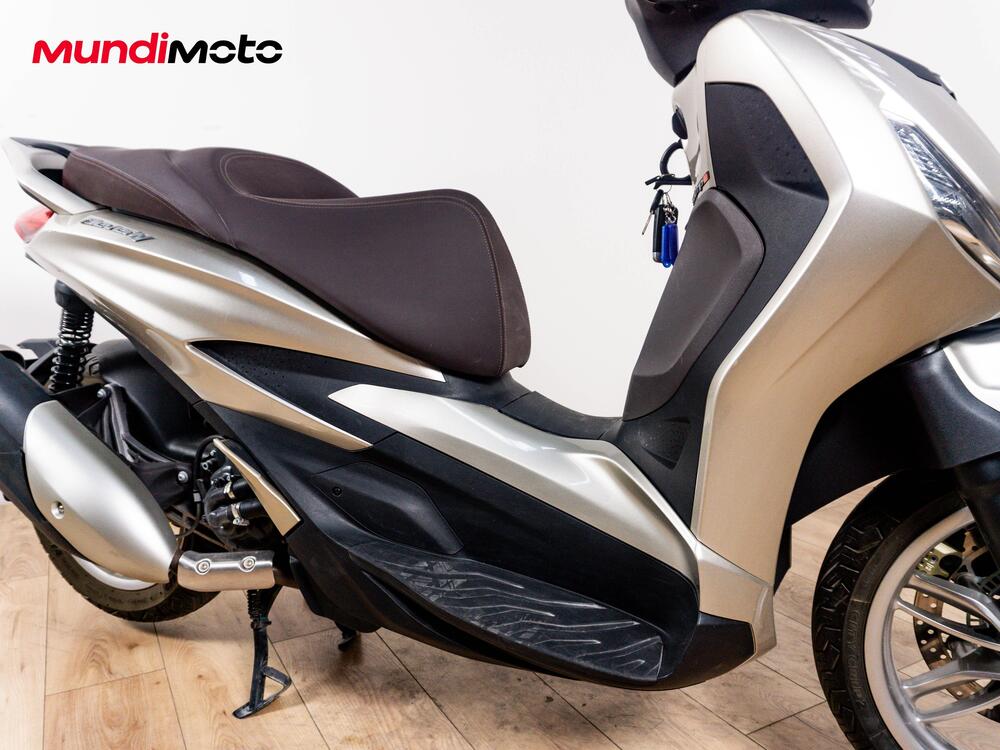 Piaggio Beverly 300 Hpe (2021) (5)
