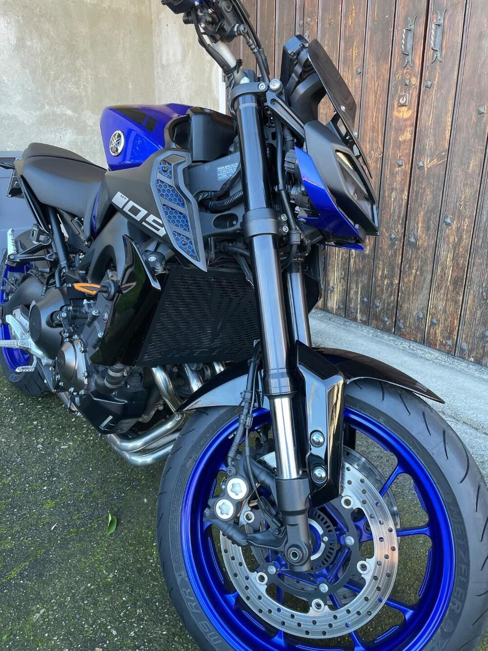 Yamaha MT-09 (2017 - 20) (4)