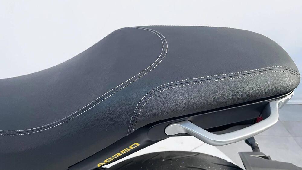 Voge Trofeo 350AC (2022 - 26) (10)