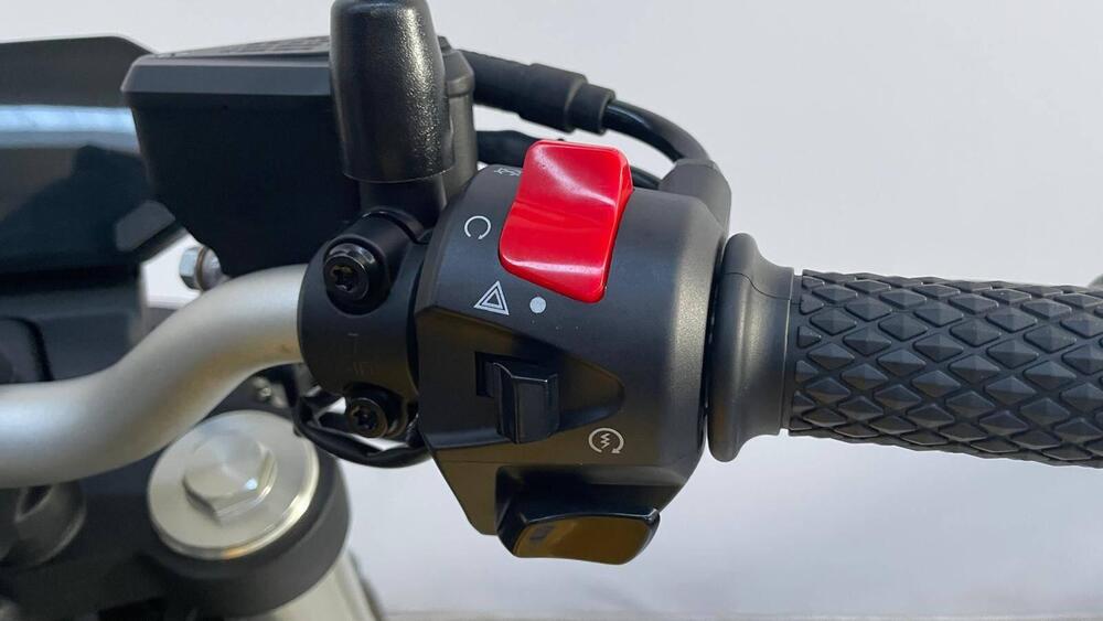 Voge Trofeo 350AC (2022 - 26) (15)