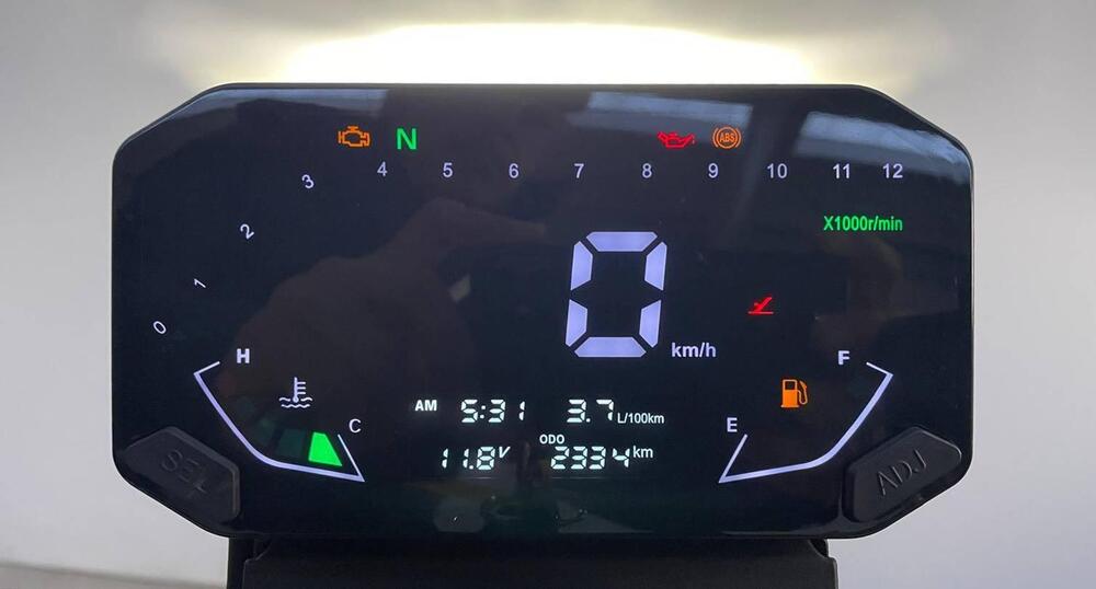 Voge Trofeo 350AC (2022 - 26) (14)