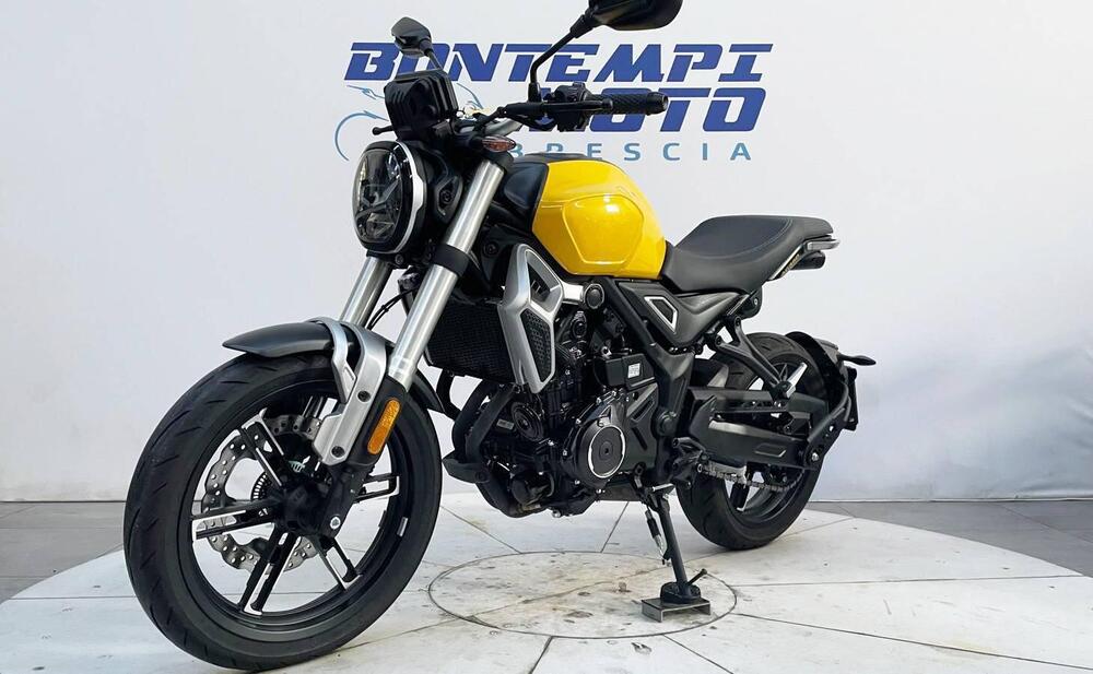 Voge Trofeo 350AC (2022 - 26) (18)