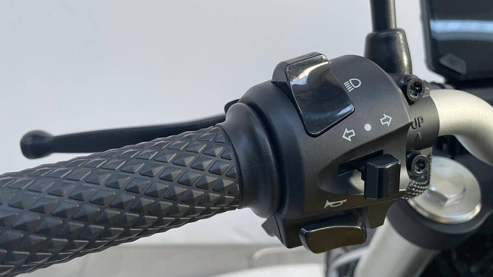 Voge Trofeo 350AC (2022 - 26) (13)