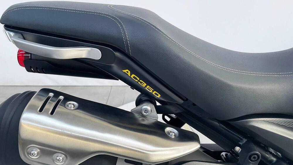 Voge Trofeo 350AC (2022 - 26) (11)