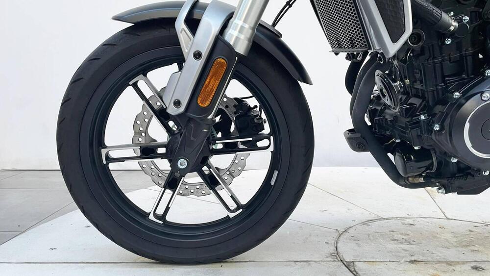 Voge Trofeo 350AC (2022 - 26) (3)