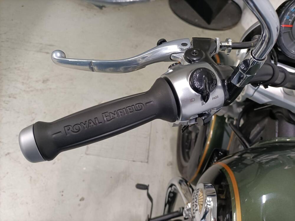 Royal Enfield Super Meteor 650 (2023 - 26) (9)