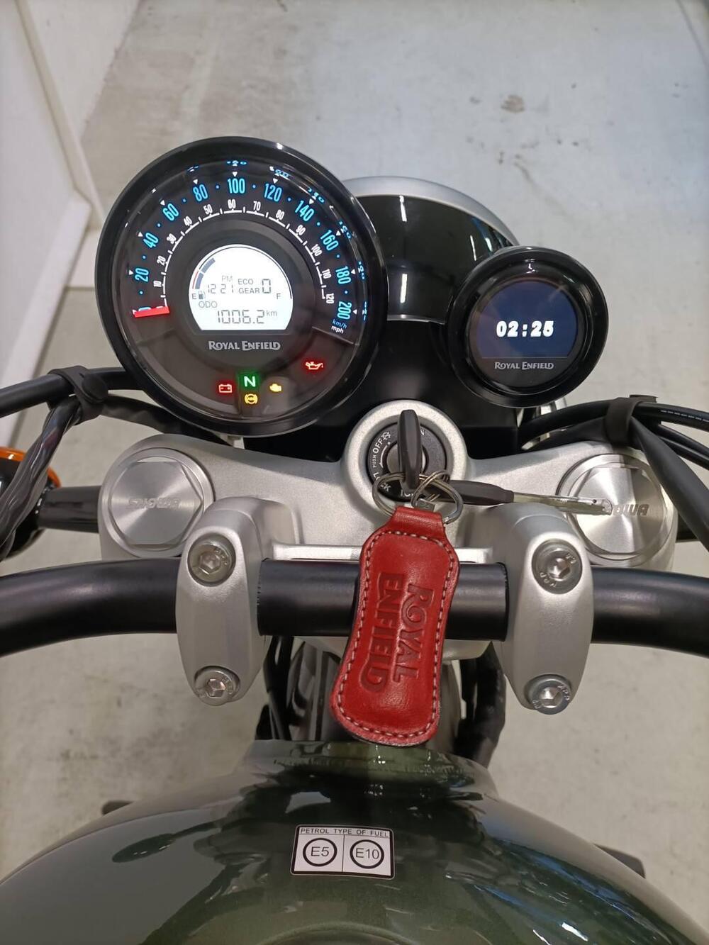Royal Enfield Super Meteor 650 (2023 - 26) (13)