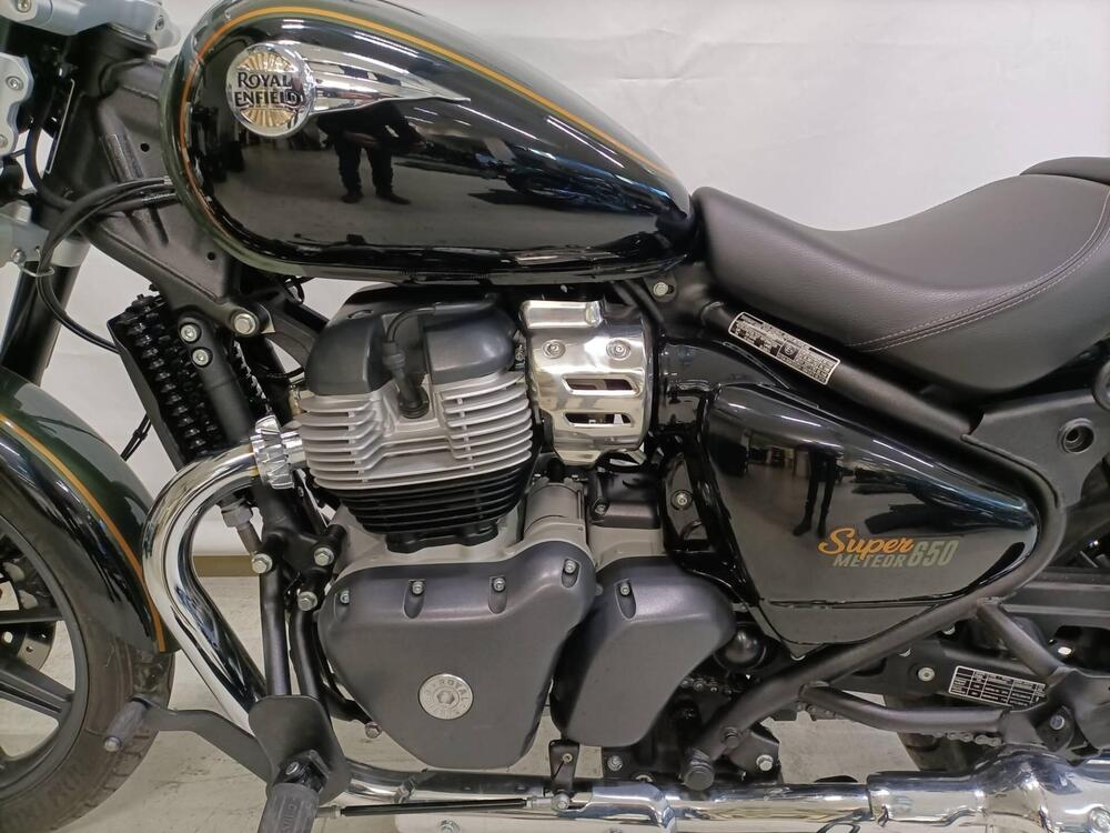 Royal Enfield Super Meteor 650 (2023 - 26) (6)