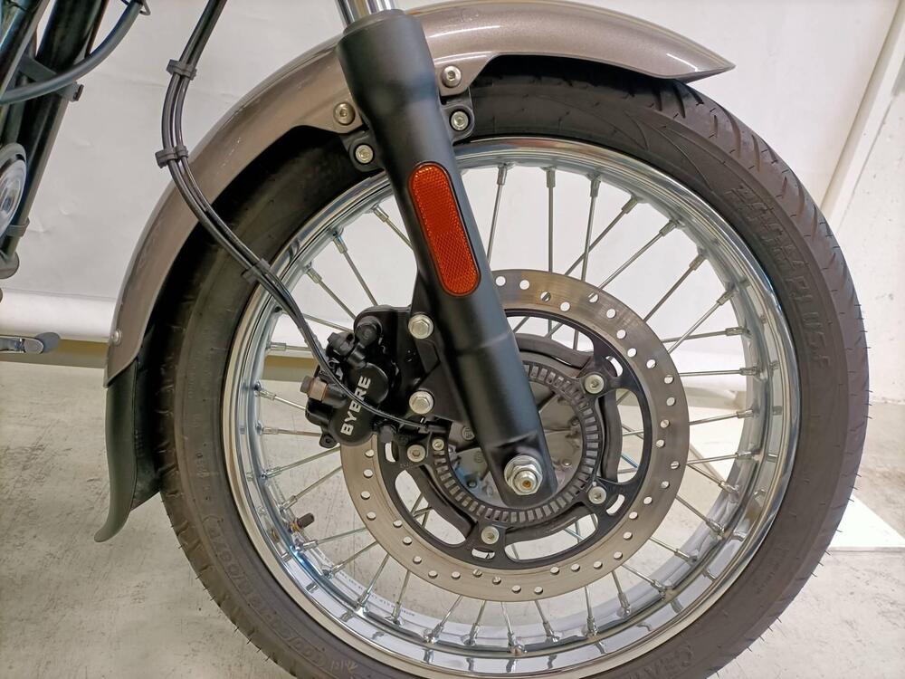 Royal Enfield Meteor 350 Aurora (2024 - 26) (12)