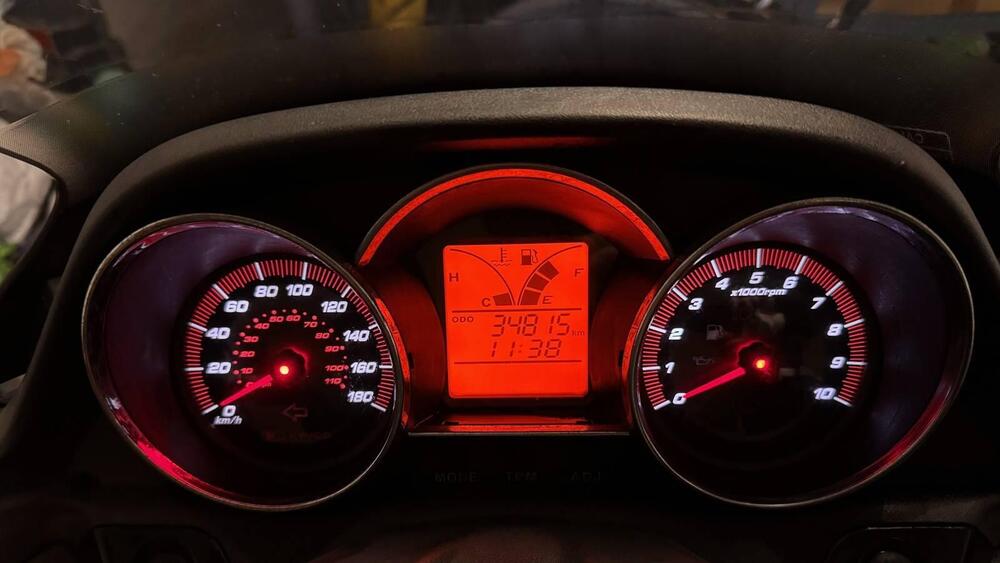 Kymco Downtown 300i (2009 - 17) (3)