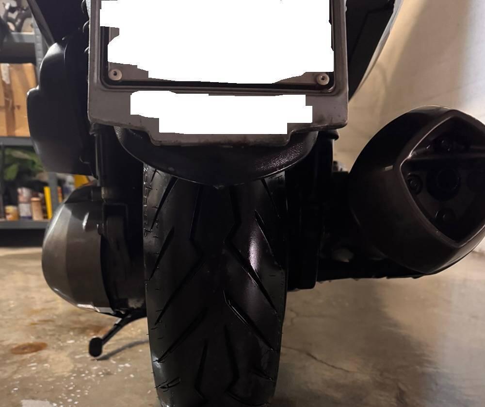 Kymco Downtown 300i (2009 - 17) (4)