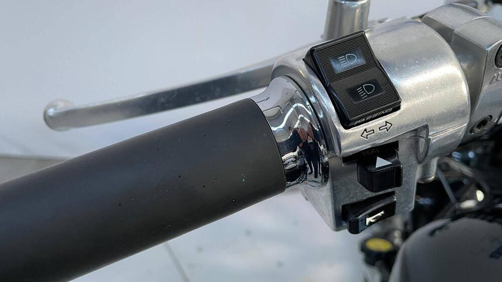 Kymco Venox 250i (2007 - 14) (9)