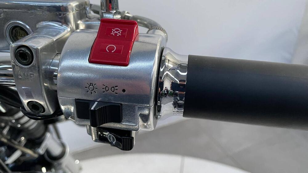 Kymco Venox 250i (2007 - 14) (11)