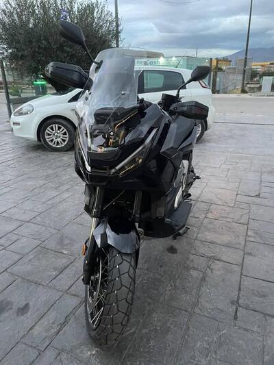 Honda X-ADV 750 (2025 - 26) usata