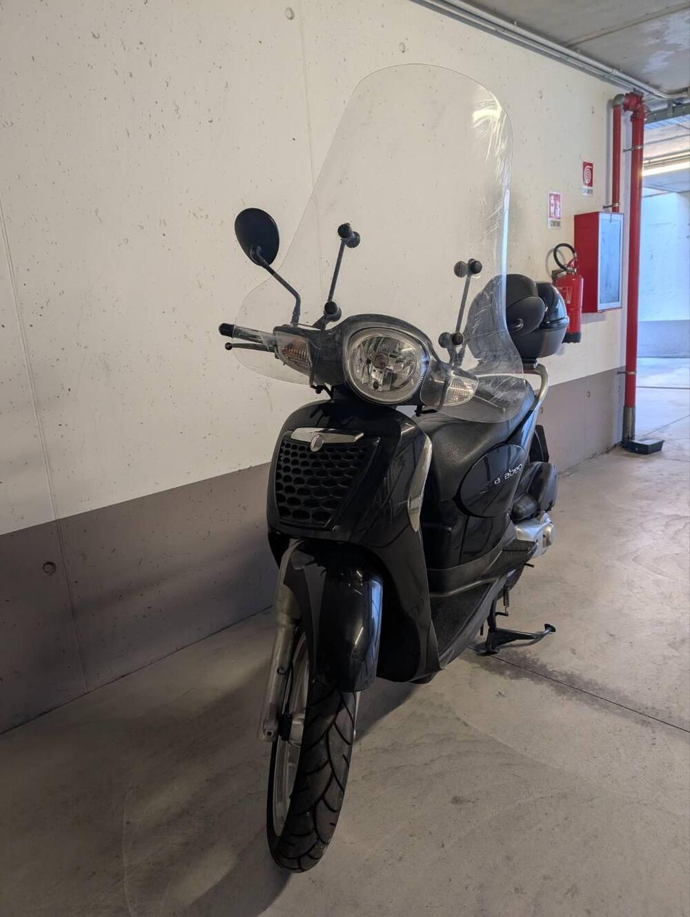 Aprilia Scarabeo 125 i.e. (2009 - 11) (3)