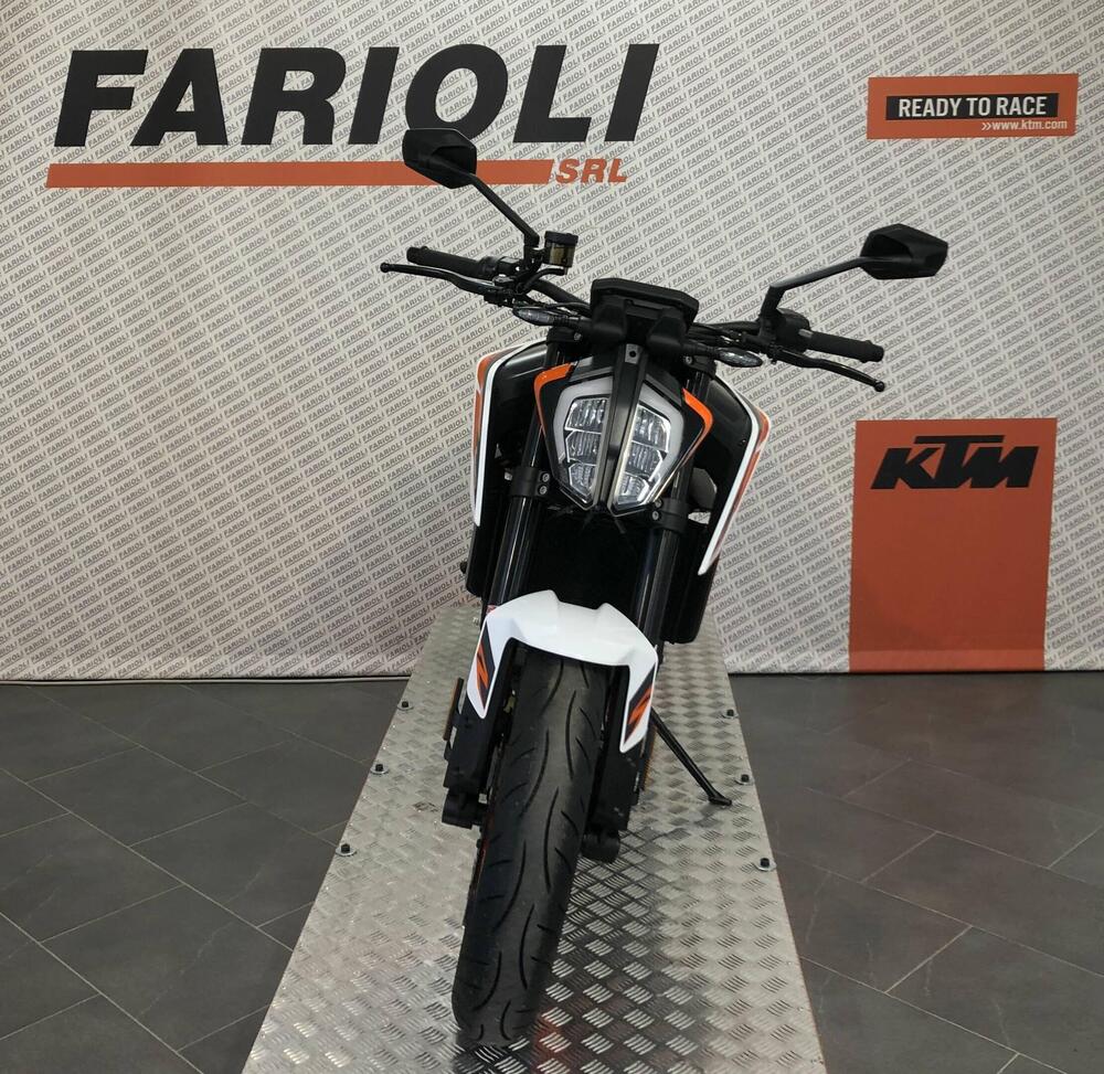 KTM 890 Duke R (2020) (7)