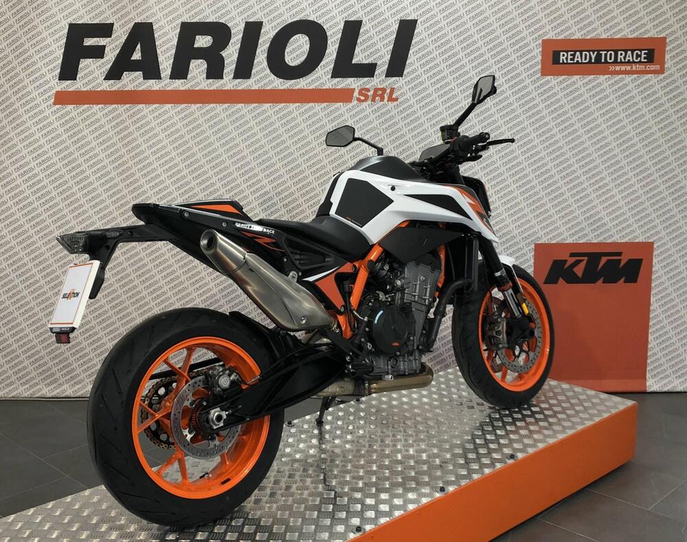 KTM 890 Duke R (2020) (14)