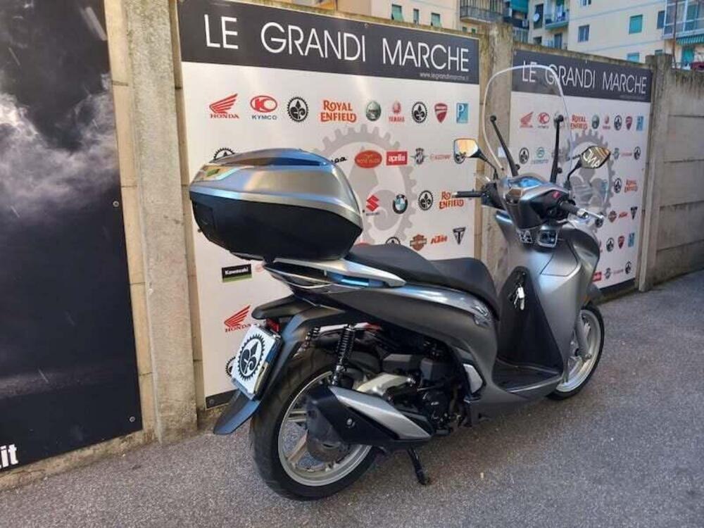 Honda SH 350 (2021 - 24) (9)