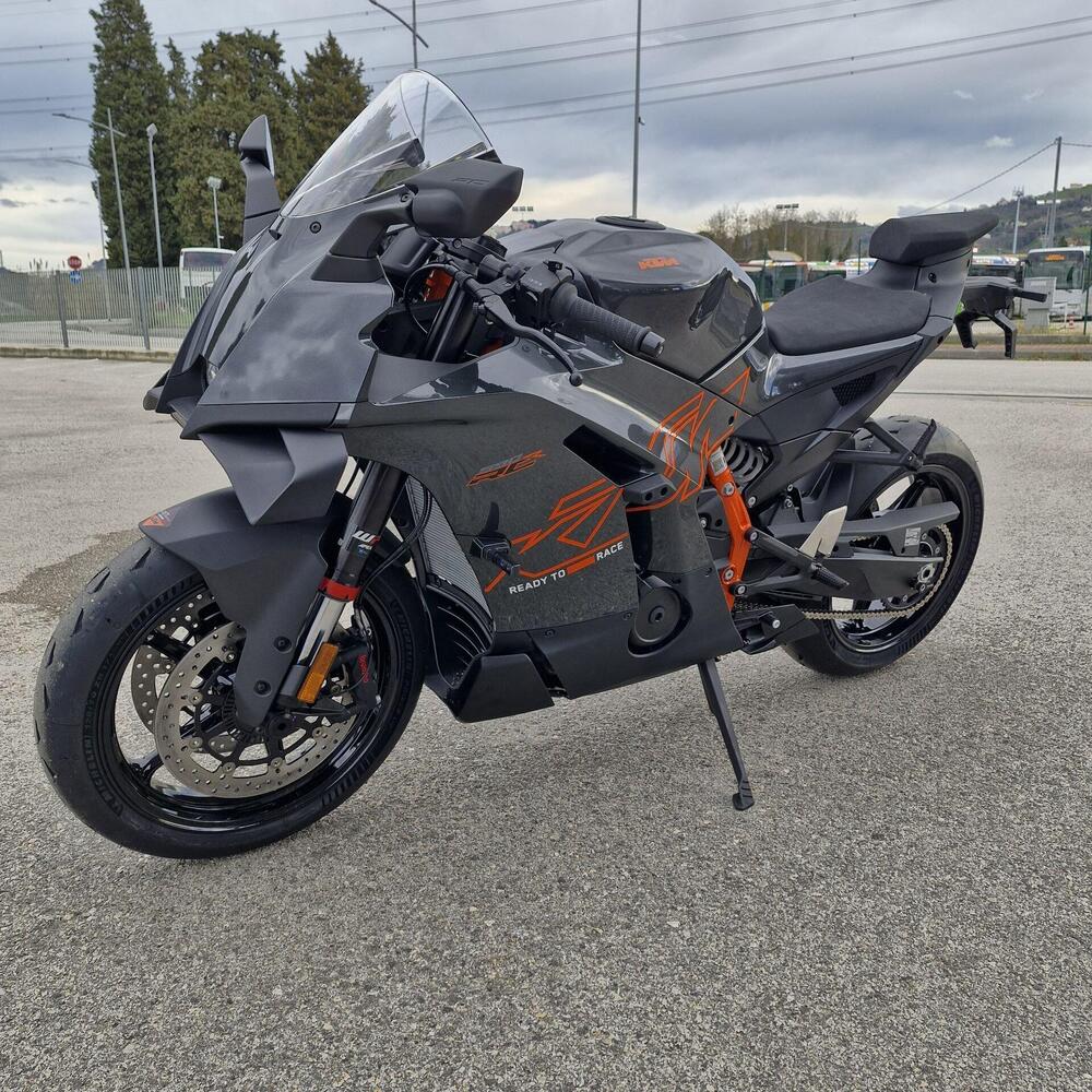 KTM 990 RC R (2026) (8)