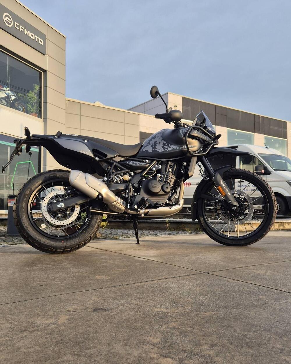 Royal Enfield Himalayan 450 Mana Black (2026) (2)