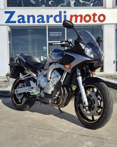 Yamaha FZ6 Fazer (2004 - 07) usata