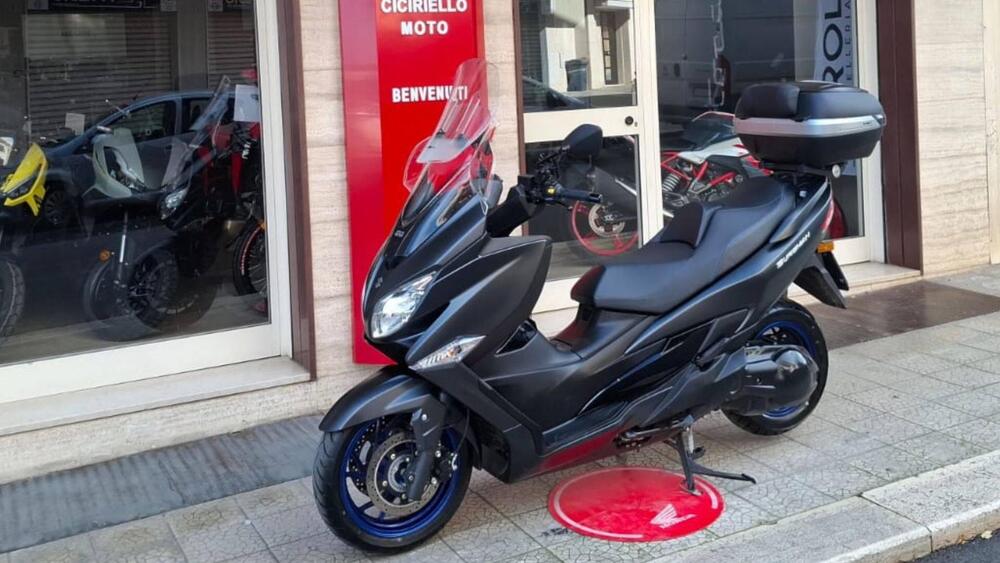 Suzuki Burgman 400 (2022 - 24) (9)