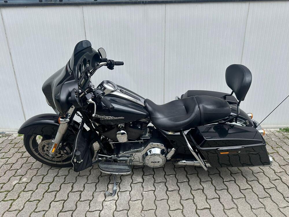 Harley-Davidson 1690 Street Glide (2011 - 13) - FLHX (5)