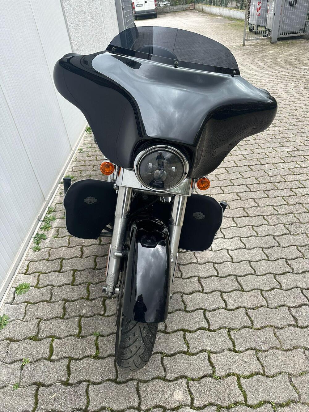 Harley-Davidson 1690 Street Glide (2011 - 13) - FLHX (2)