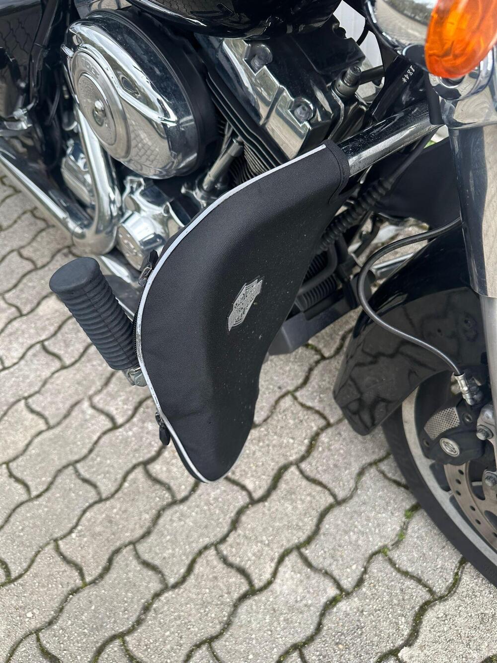 Harley-Davidson 1690 Street Glide (2011 - 13) - FLHX (13)