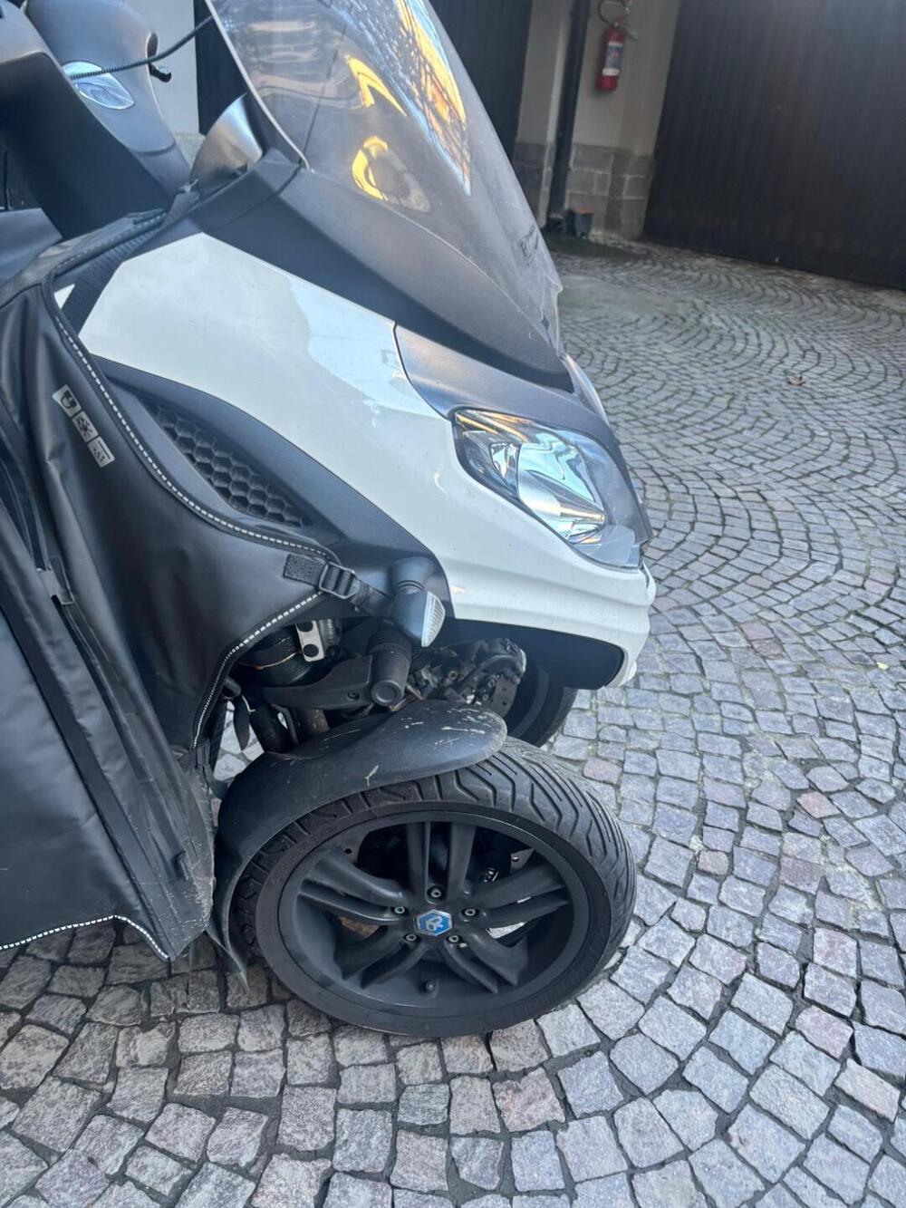 Piaggio MP3 300 ABS Hpe (2021 - 24) (2)