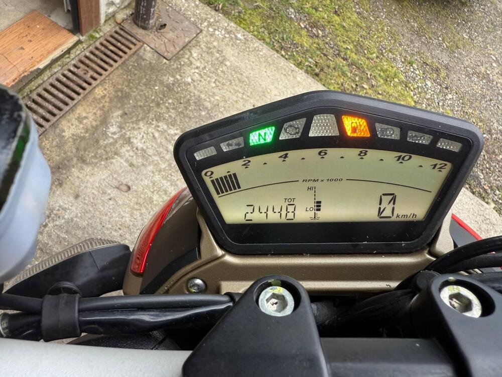 Ducati Streetfighter (2009 - 12) (5)