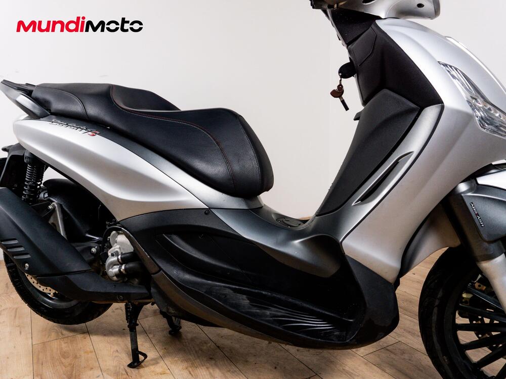 Piaggio Beverly 300 i.e. ABS-ASR (2016 - 20) (5)