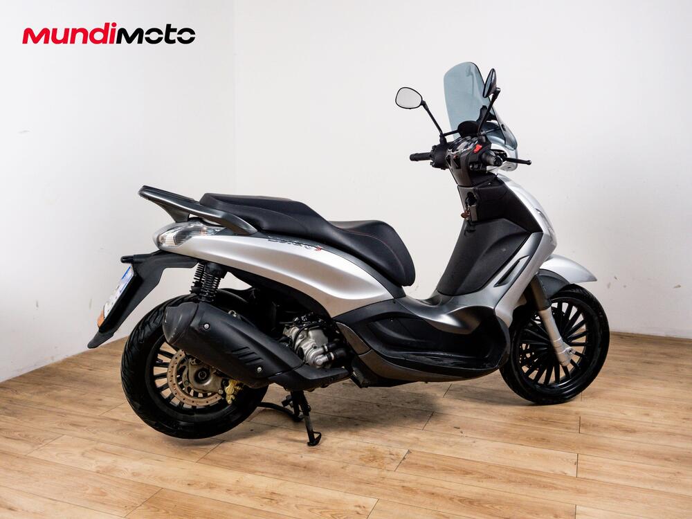 Piaggio Beverly 300 i.e. ABS-ASR (2016 - 20) (3)