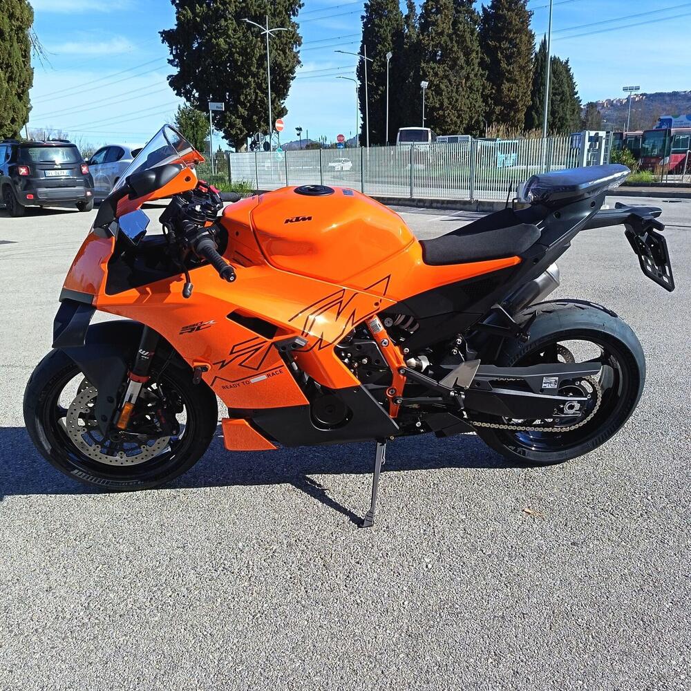 KTM 990 RC R (2026) (3)