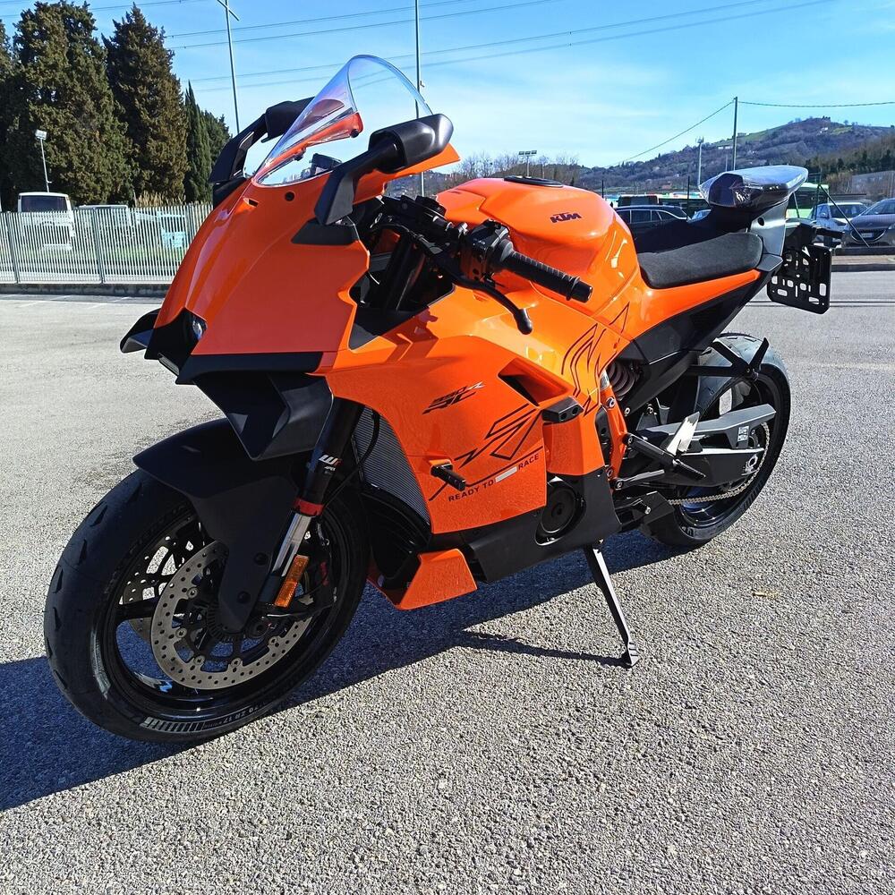 KTM 990 RC R (2026) (8)