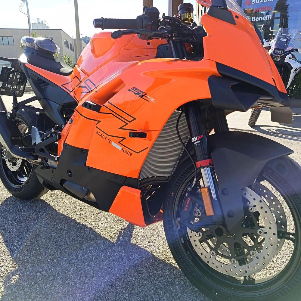 KTM 990 RC R (2026) (9)