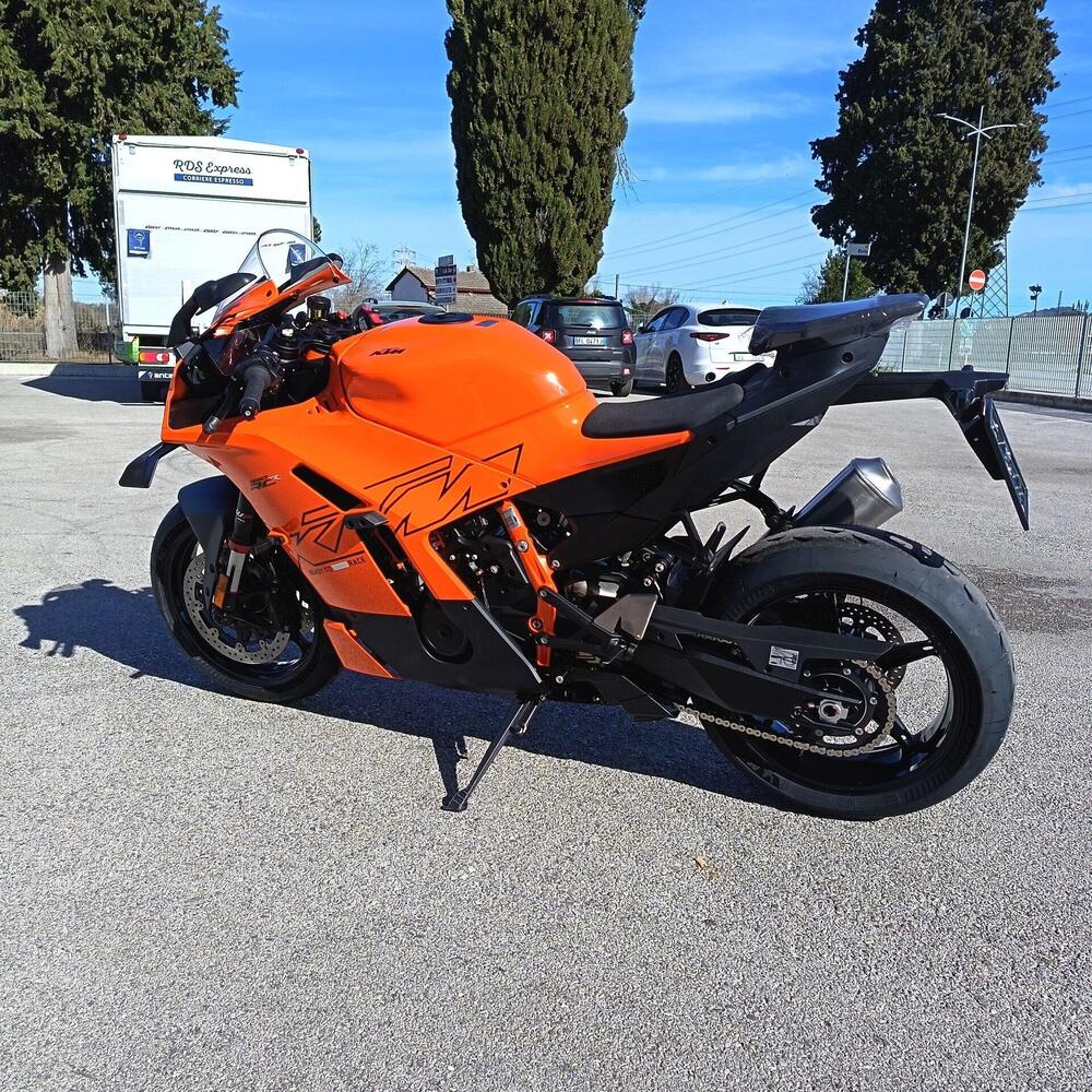 KTM 990 RC R (2026) (11)