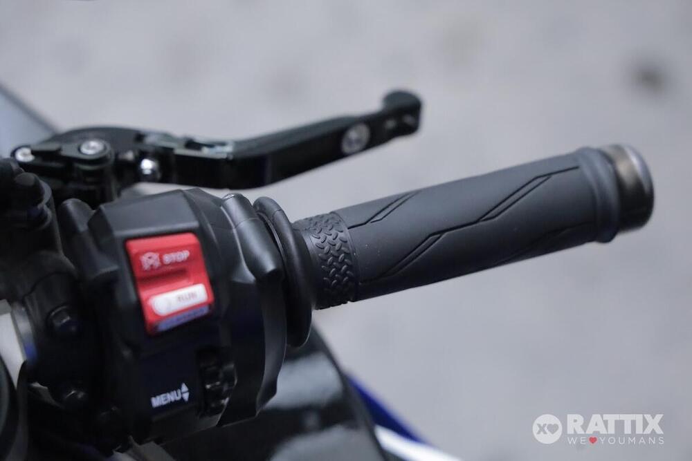 Yamaha YZF R1 (2020 - 25) (12)