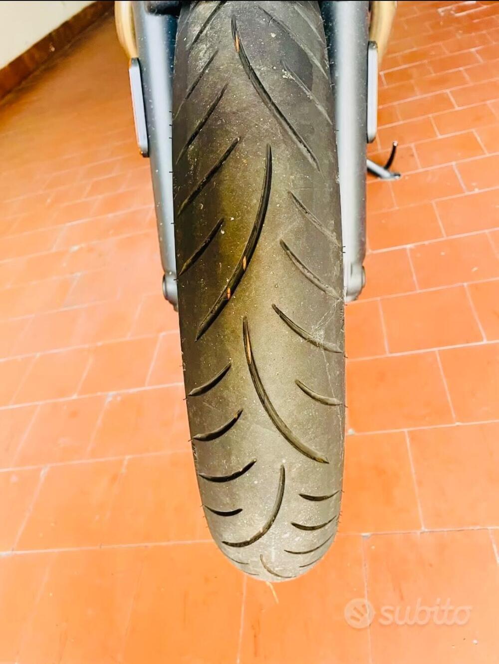 Triumph Street Twin 900 (2017 - 18) (5)