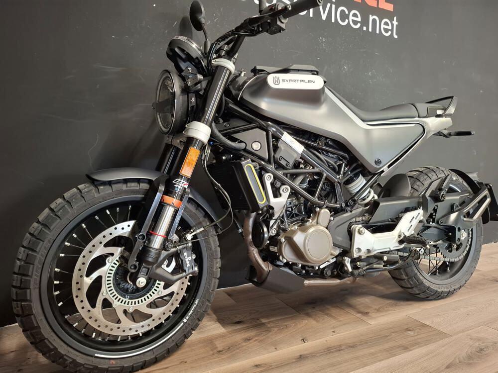 Husqvarna Svartpilen 125 (2021 - 23) (2)