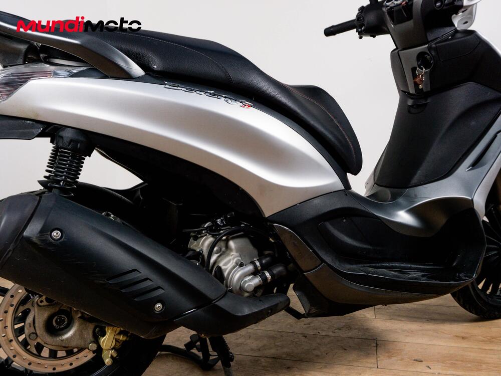 Piaggio Beverly 300 i.e. ABS-ASR (2016 - 20) (4)