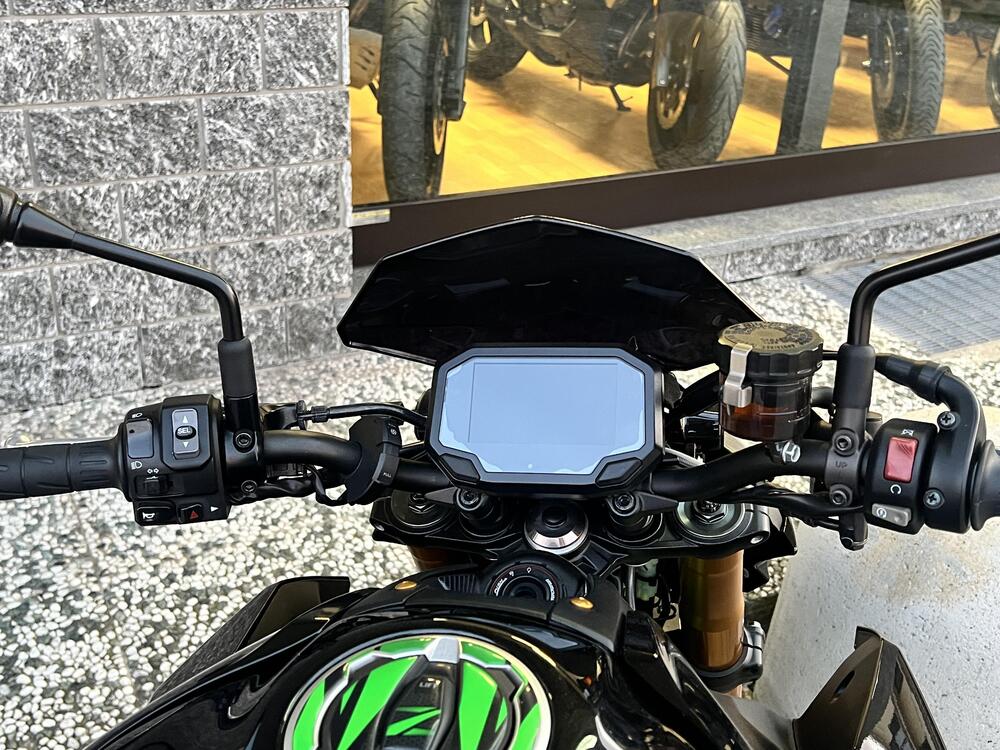 Kawasaki Z 900 SE (2022 - 24) (9)