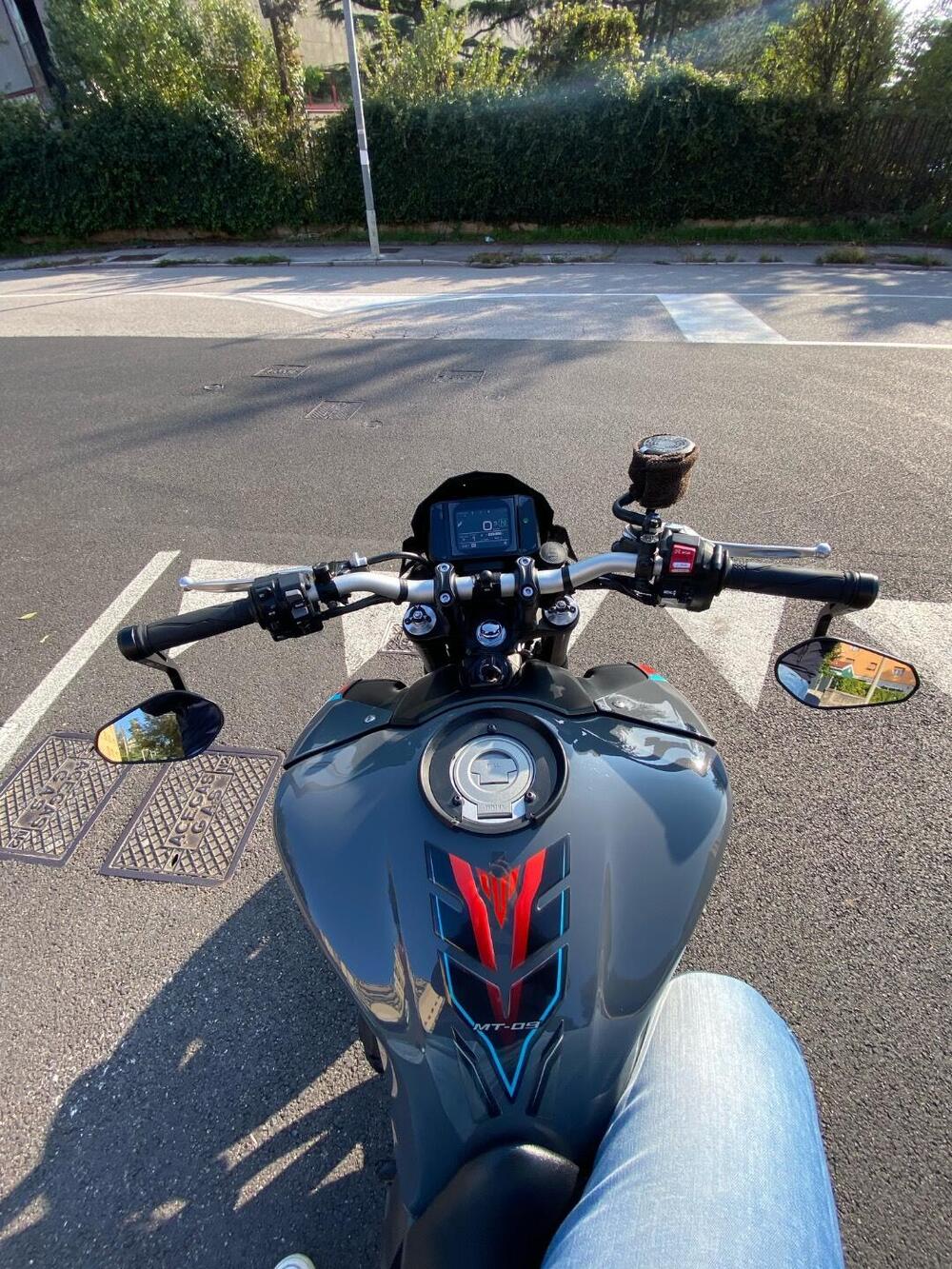 Yamaha MT-09 (2021 - 23) (6)